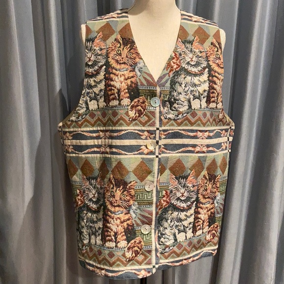 Hamilton Cat Kitten Vest, mother-of-pearl buttons - Picture 3 of 16